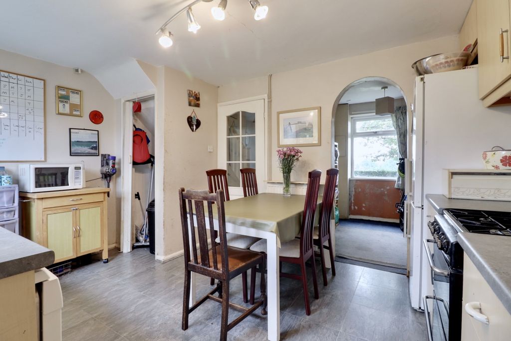 Property photo 3 of 13 Kitchen Breakfast Room