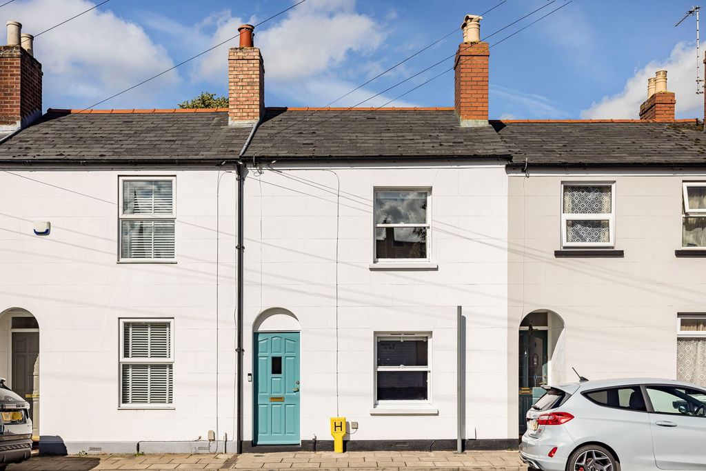 Property photo 1 of 17