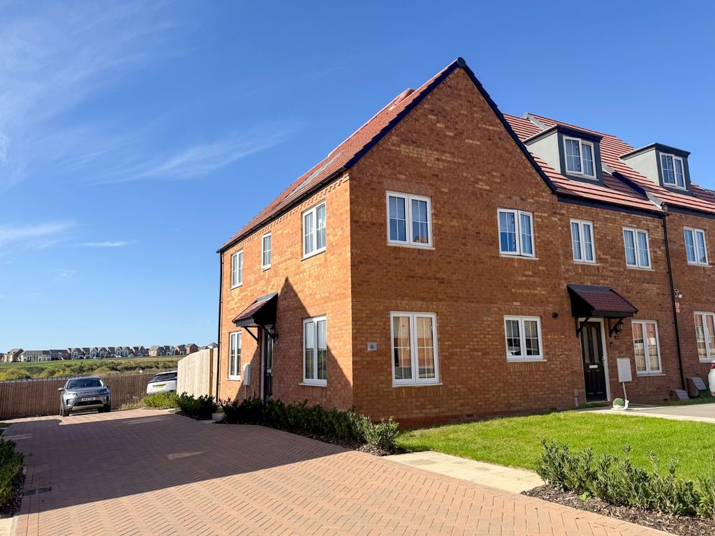Property photo 1 of 19 External