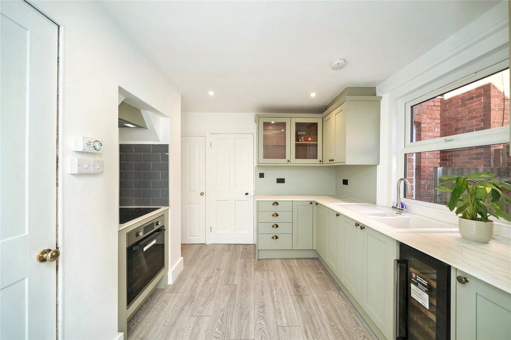 Property photo 3 of 20 Picture No. 14