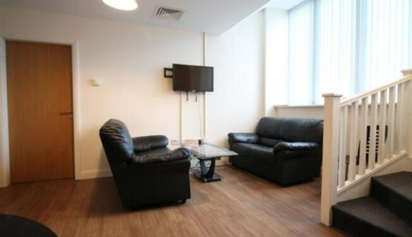 Property photo 2 of 11