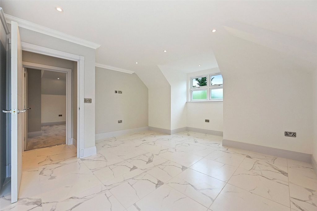 Property photo 2 of 12 Picture No. 43