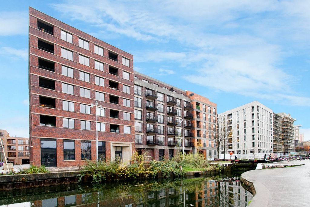 Property photo 1 of 14 External