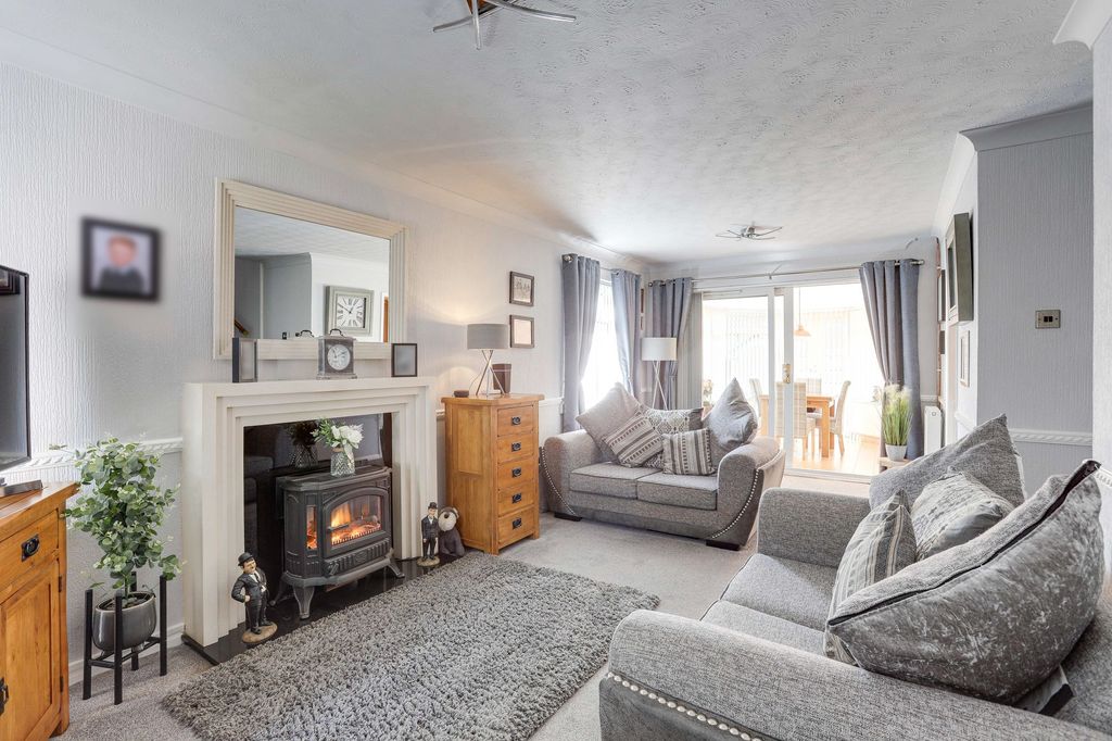 Property photo 3 of 23