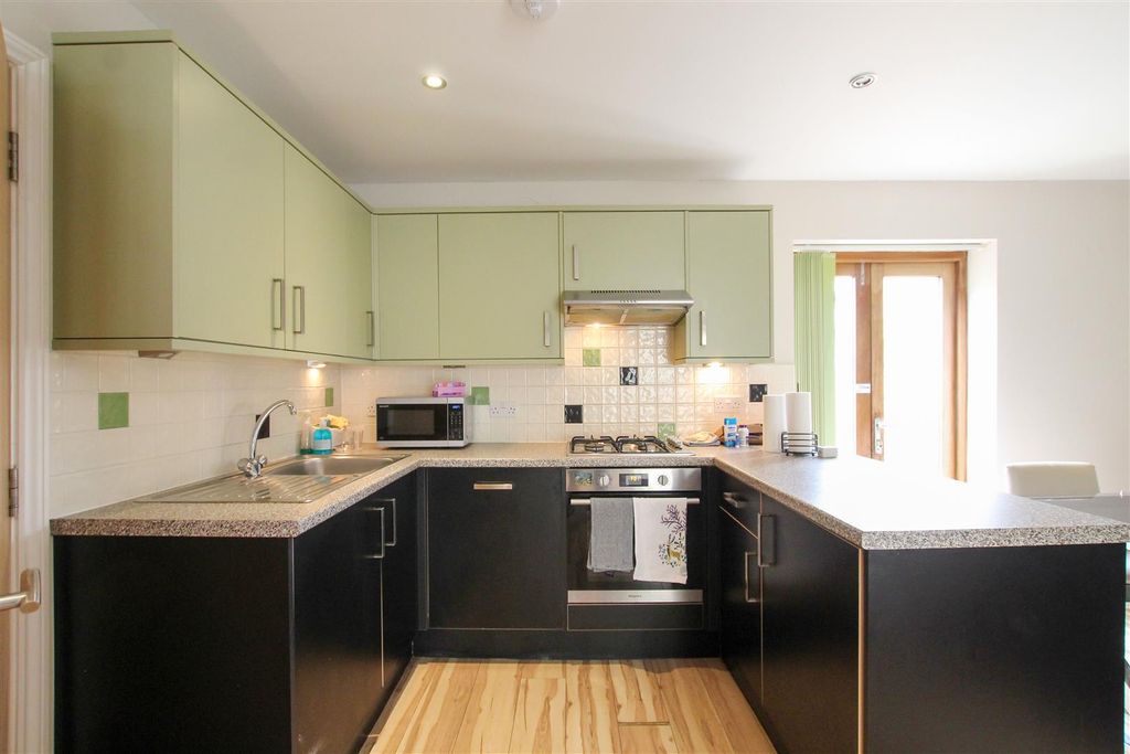 Property photo 3 of 8 Img_8498.Jpg