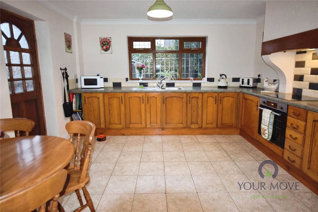 Property photo 3 of 23 Breakfast Kitchen