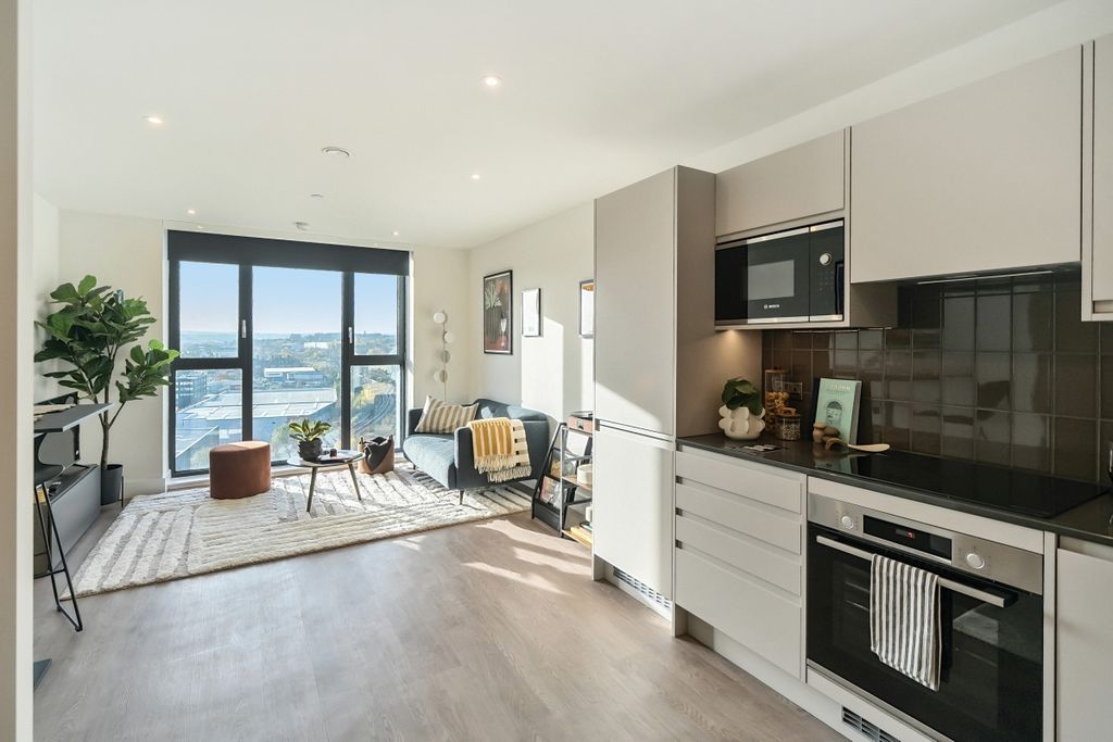 Property photo 2 of 19