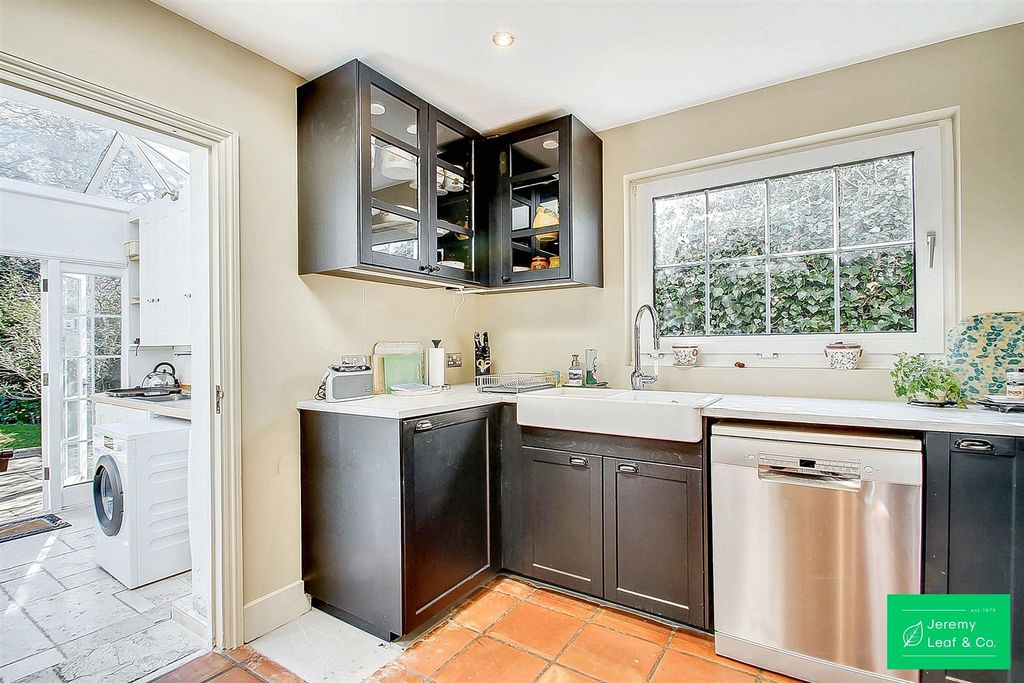 Property photo 3 of 22