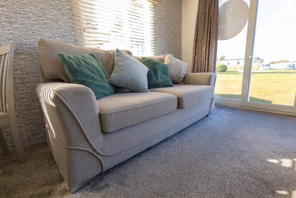 Property photo 2 of 17 2015 Willerby Caprice 36x12 2B Small 3