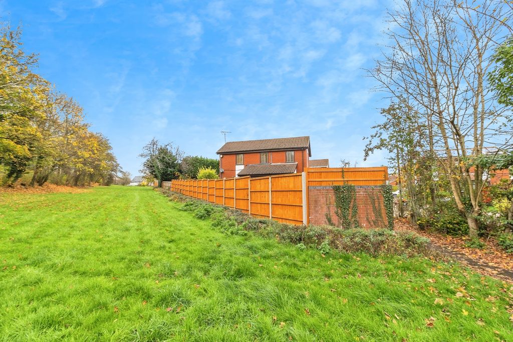 Property photo 2 of 17 Photo