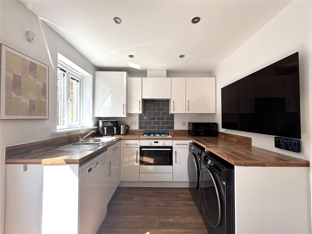 Property photo 2 of 17 Picture No. 02