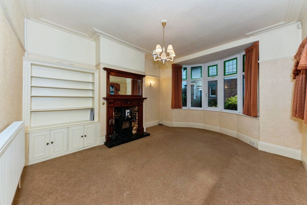 Property photo 2 of 24