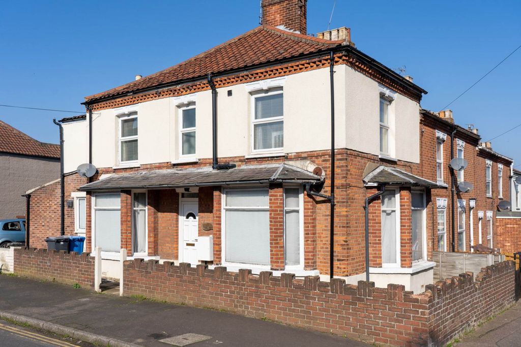 Property photo 2 of 9