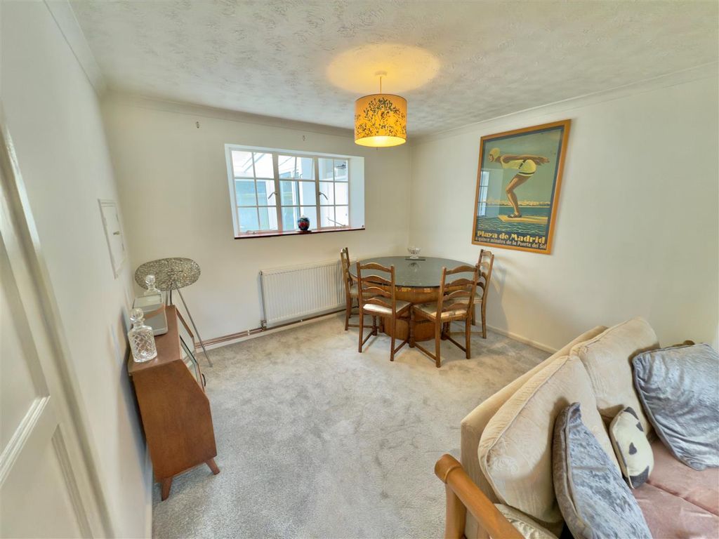 Property photo 3 of 27 Dining Area.Jpg
