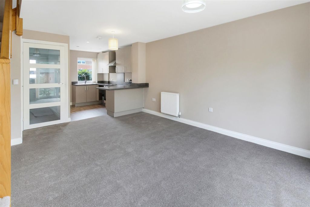 Property photo 3 of 13 Img_8068.Jpg