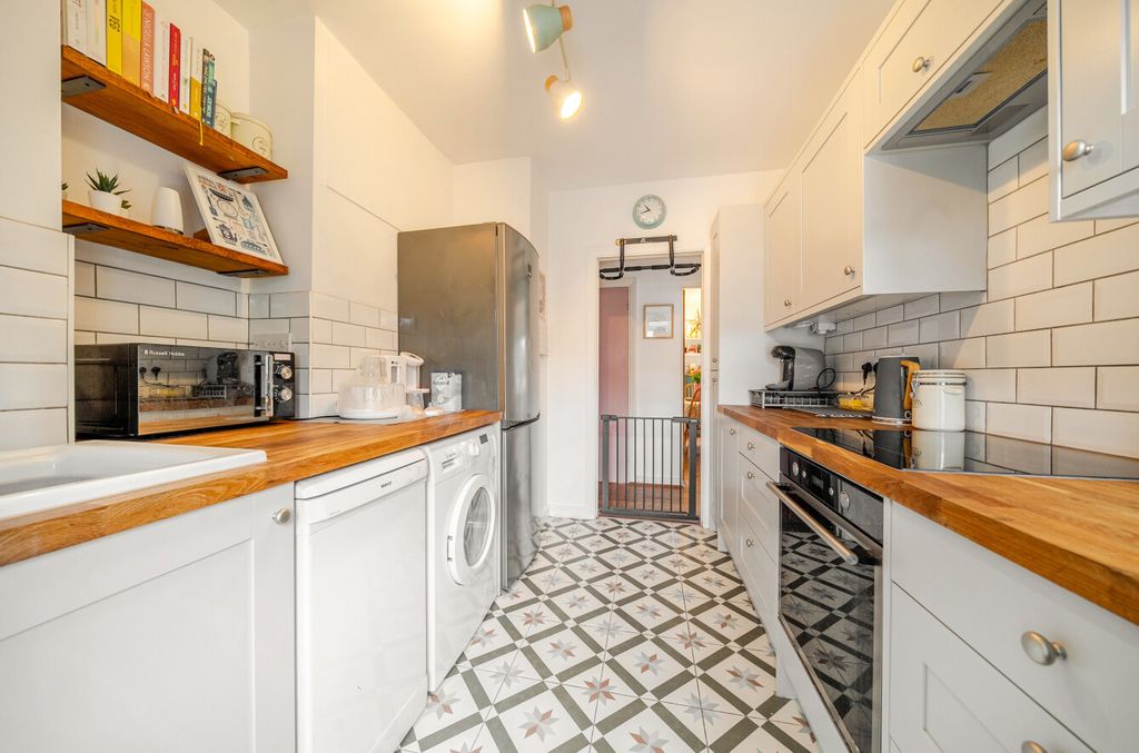 Property photo 2 of 16 1405051-8-69808A2...