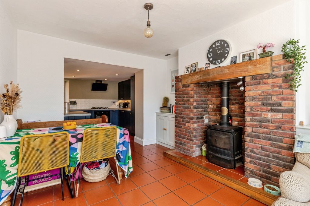 Property photo 3 of 17 Photo