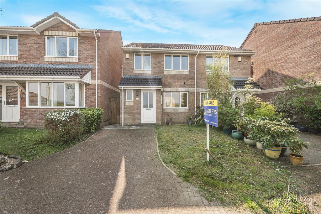 Property photo 1 of 18 Main Dwelling