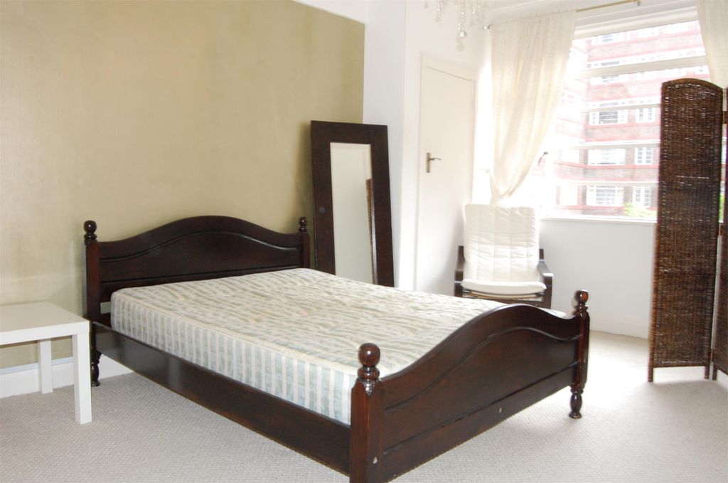 Property photo 3 of 8 Bedroom