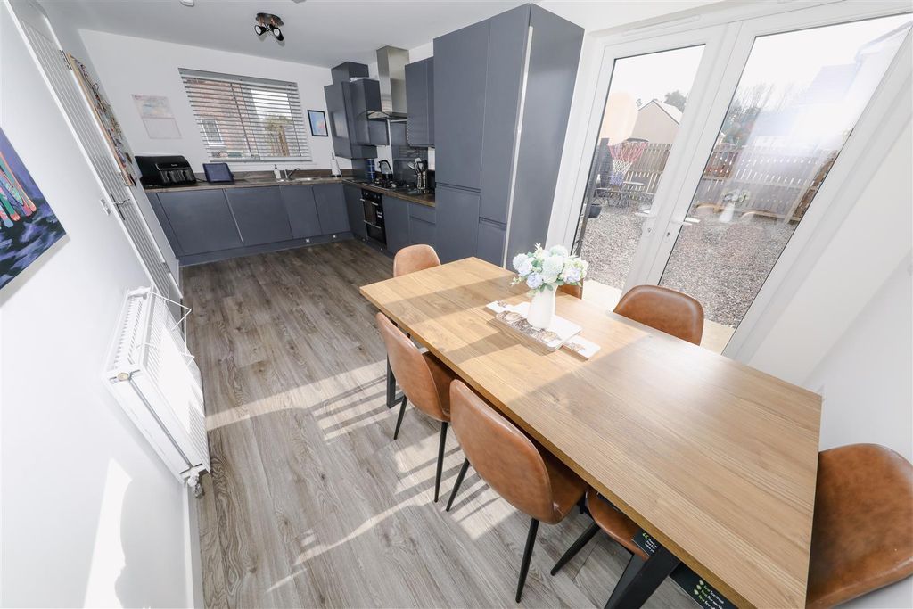 Property photo 3 of 23 c