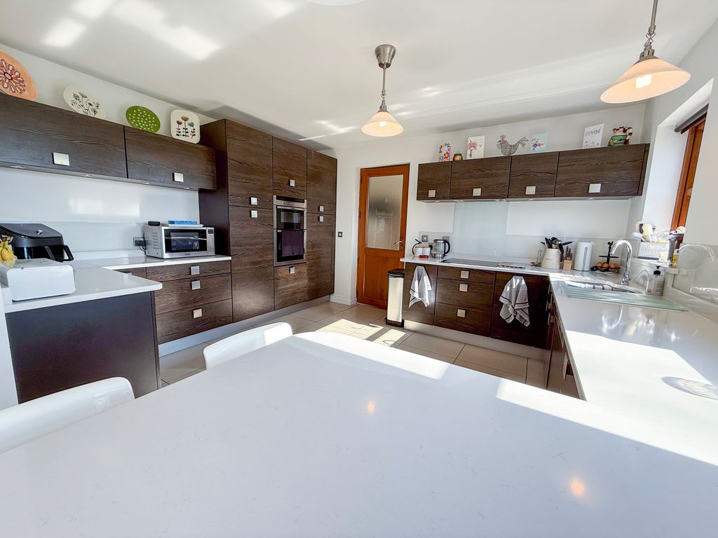 Additional image 7 of 6 bed detached house for saleLlys Bryn Gwyrdd, Llanelli SA15