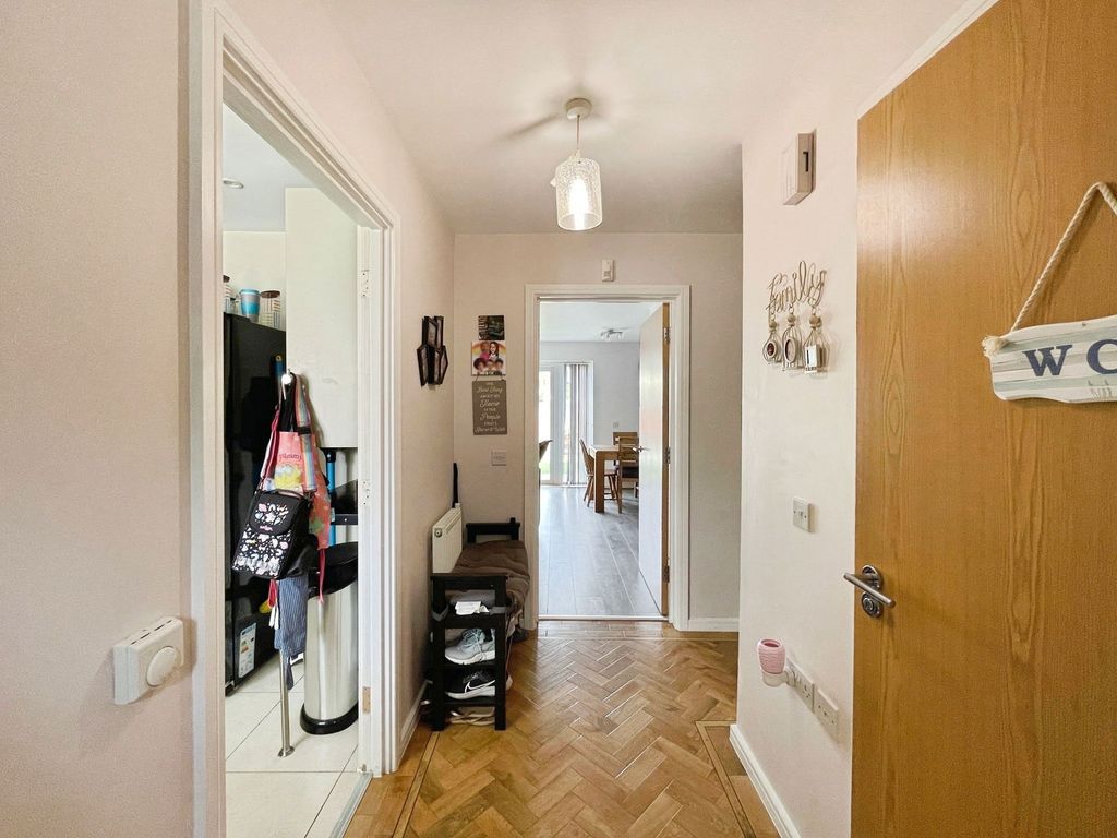 Property photo 3 of 21