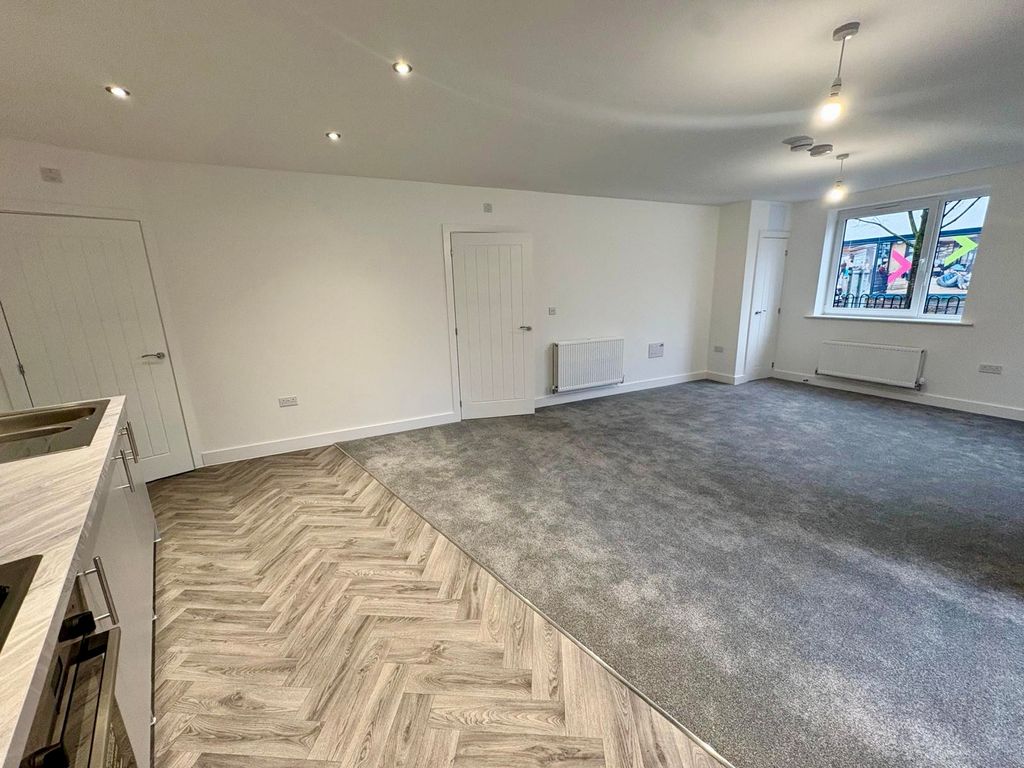 Property photo 2 of 11 Kitchen