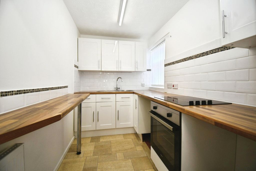 Property photo 2 of 13 Kitchen