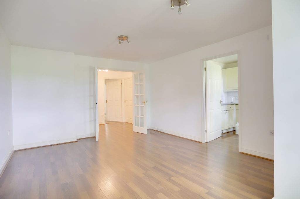 Property photo 2 of 8 3