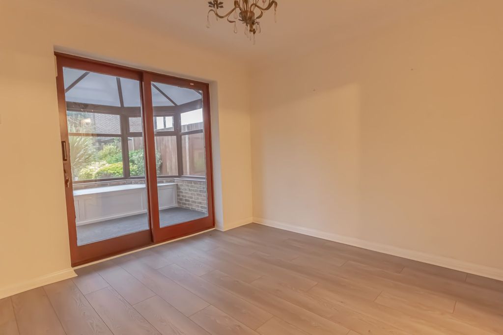 Property photo 3 of 24