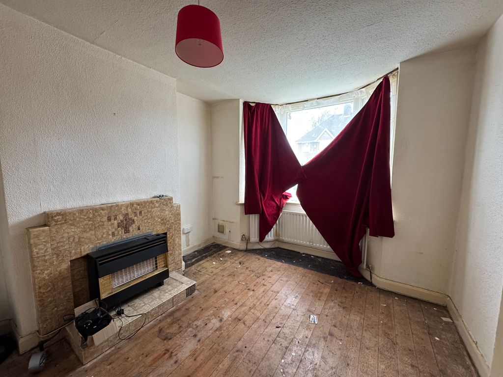 Property photo 3 of 8