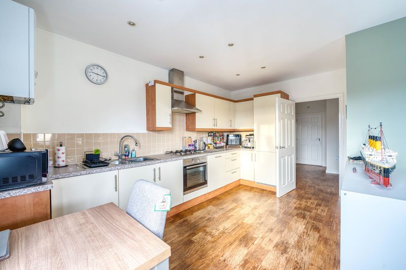 Property photo 3 of 15 Photo 5