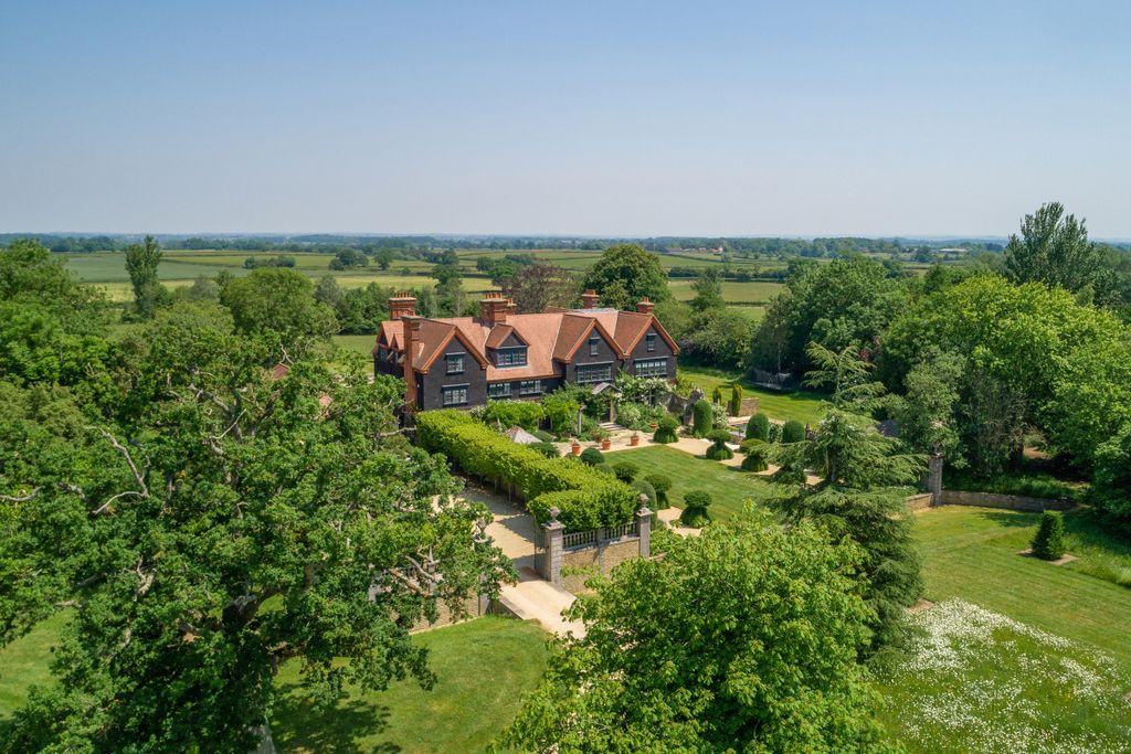 Property photo 2 of 16