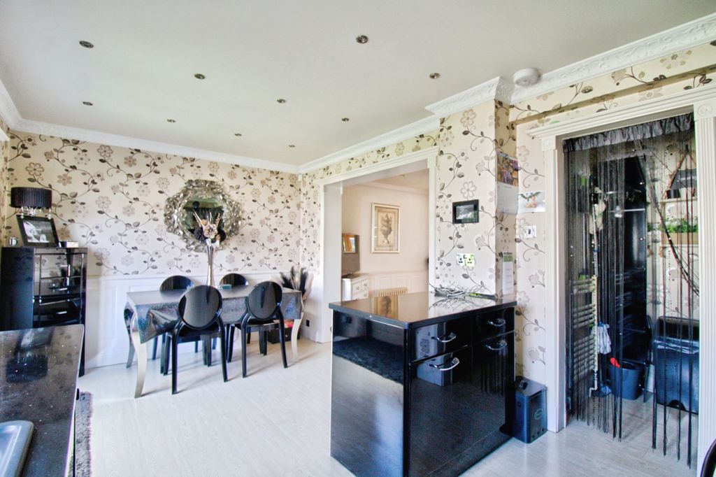 Property photo 3 of 29 15