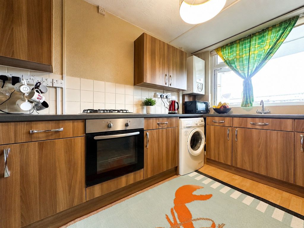 Property photo 3 of 10 52430410