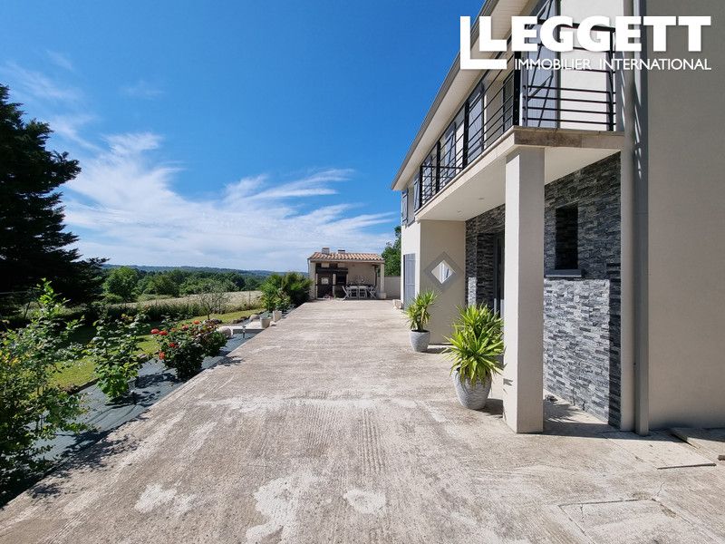 Property photo 2 of 10