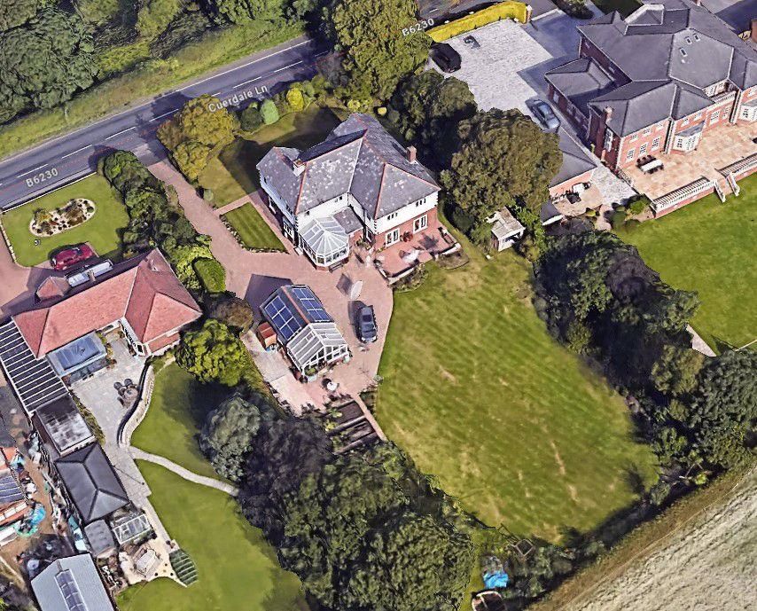 Property photo 2 of 40