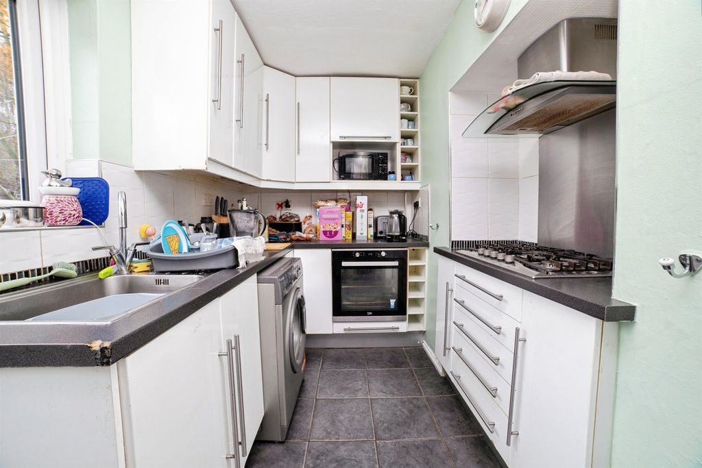 Property photo 3 of 17