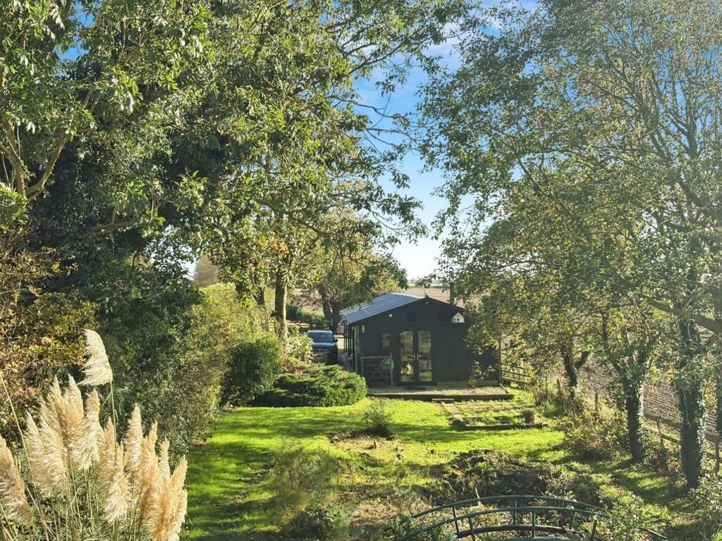 Property photo 3 of 27