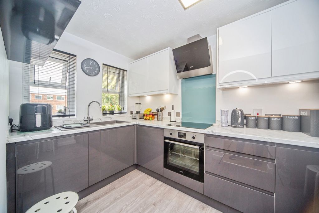 Property photo 2 of 15 Pbox-Img.Jpg