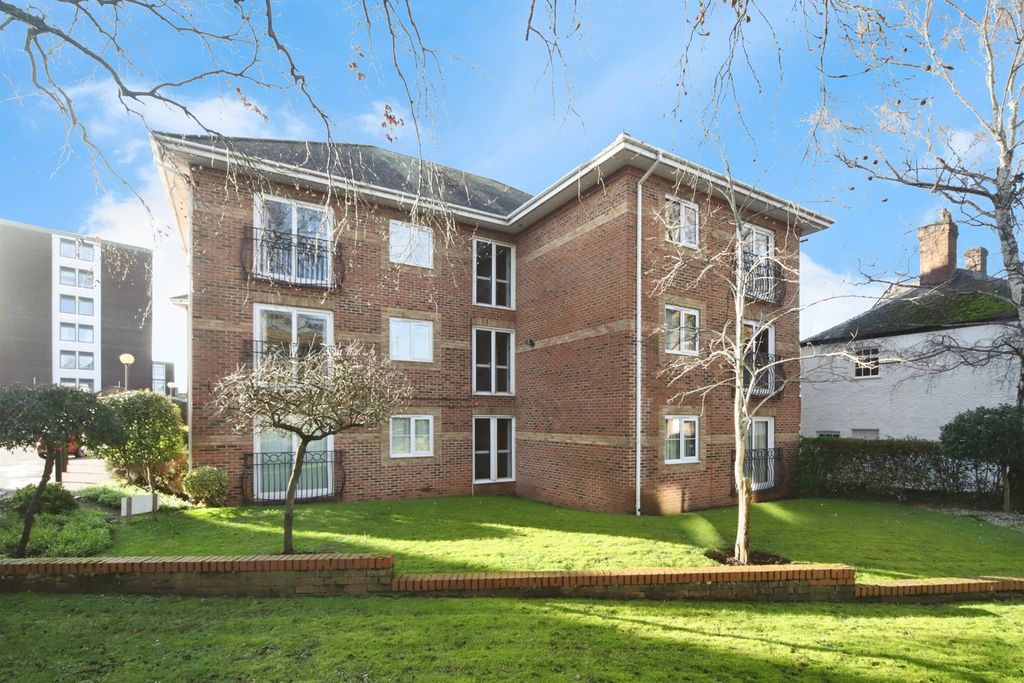 Property photo 1 of 17