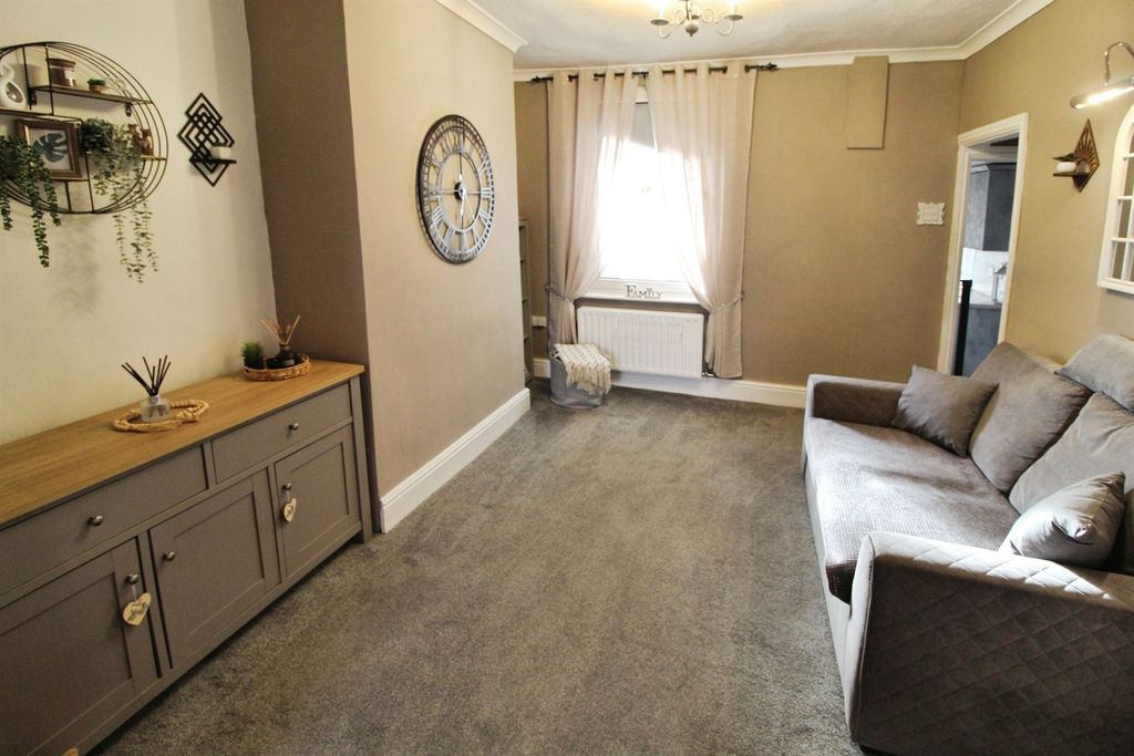 Property photo 3 of 14 Rear Reception