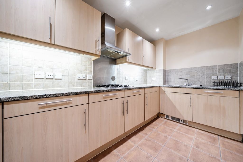 Property photo 1 of 11 Picture No. 24