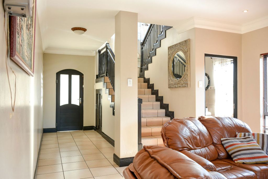 Property photo 1 of 54 1Pm1664872