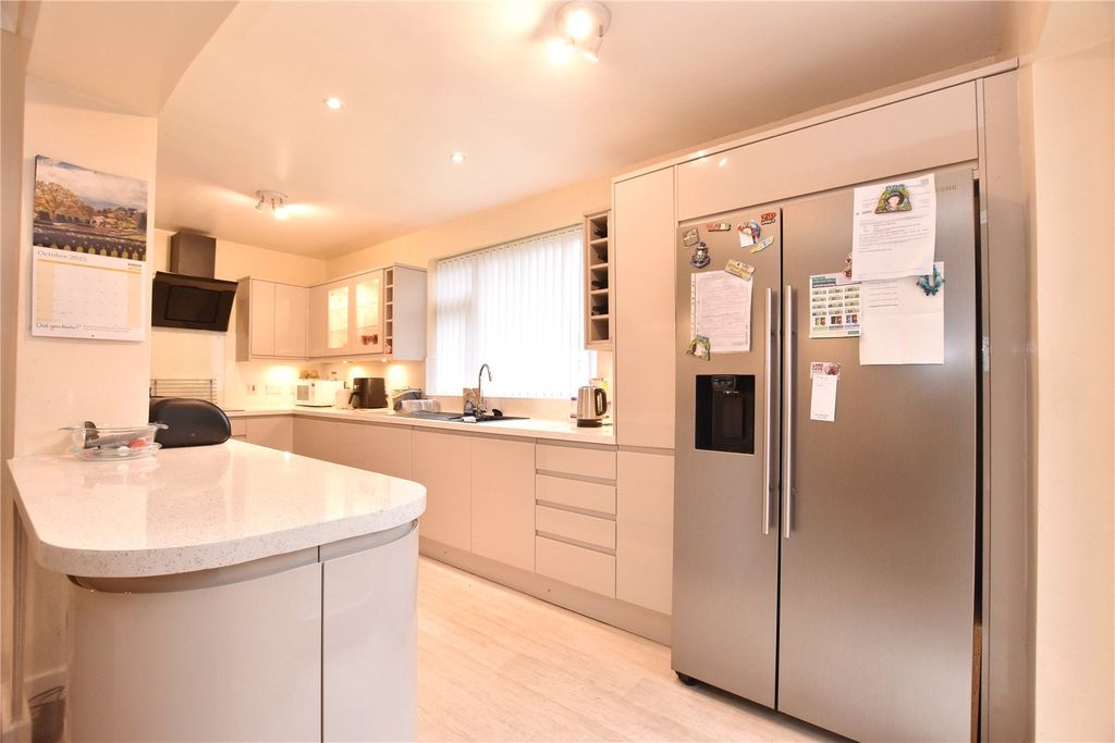 Property photo 3 of 22 Picture No. 37