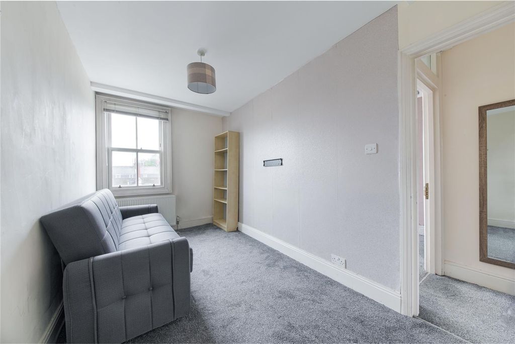 Property photo 3 of 14 Acton Street, N1-8.Jpg