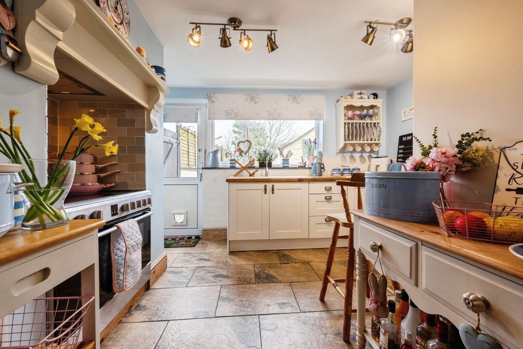 Property photo 3 of 19