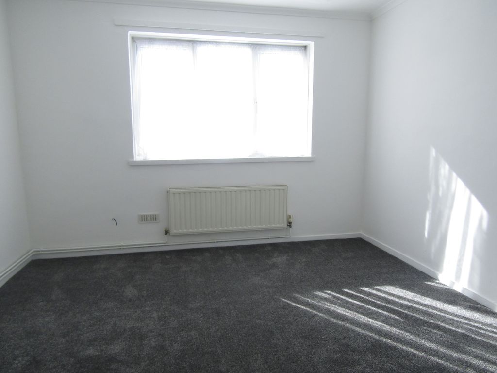 Property photo 3 of 6 Bedroom