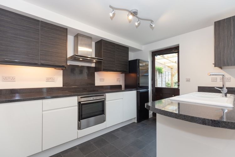 Property photo 3 of 8 216296