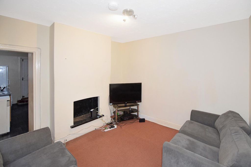 Property photo 2 of 14 Dsc0212_Dp_28791477.Jpg